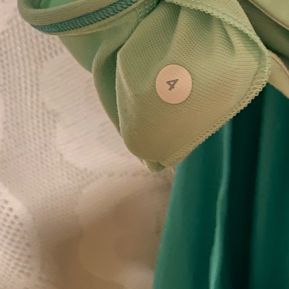 Lululemon Tuck Me In Tank - Picture 4 of 6